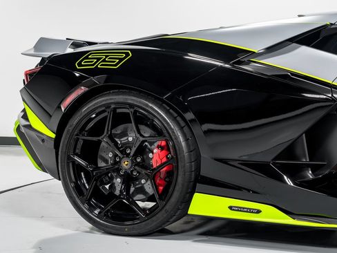 Used 2024 Lamborghini Revuelto AWD/4WD image 45