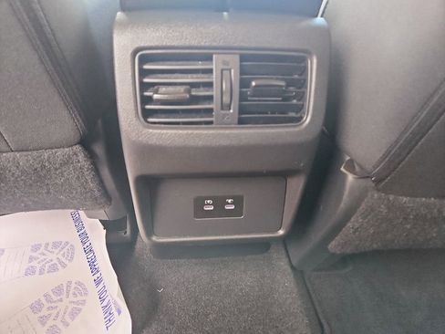Used 2024 Nissan Rogue SV FWD image 31