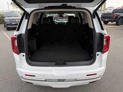 Used 2023 GMC Acadia Denali FWD image 9