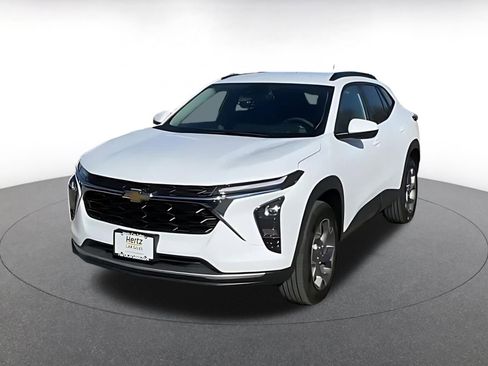 Used 2025 Chevrolet Trax LT image 7