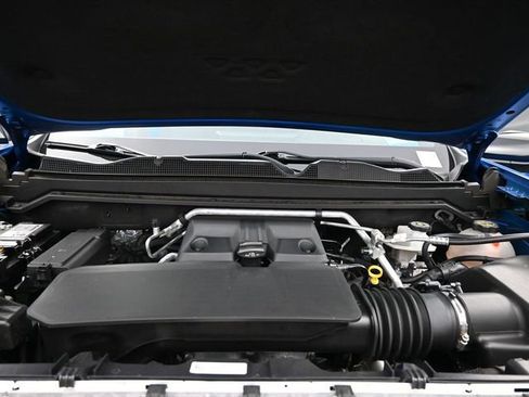 Used 2024 Chevrolet Colorado ZR2 w/ Technology Package image 10