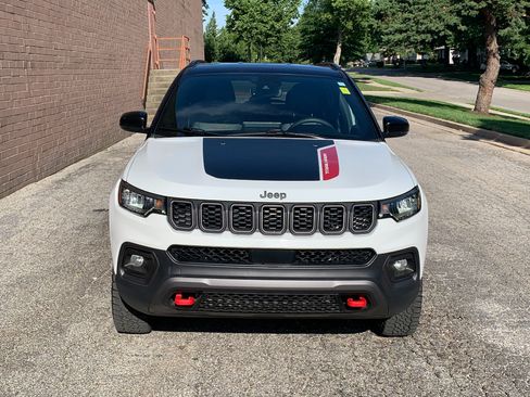 Used 2025 Jeep Compass Trailhawk AWD/4WD image 8