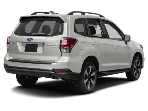 Used 2018 Subaru Forester 2.5i Limited image 2