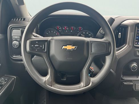 Used 2020 Chevrolet Silverado 1500 Custom w/ Custom Value Package RWD image 17