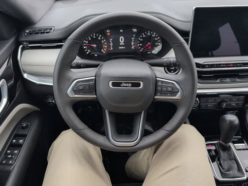 Used 2024 Jeep Compass Limited image 26