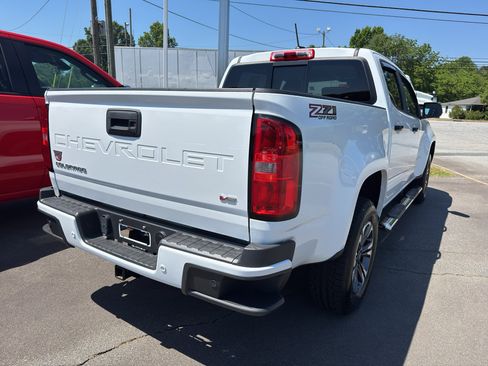 Used 2022 Chevrolet Colorado Z71 AWD/4WD image 4
