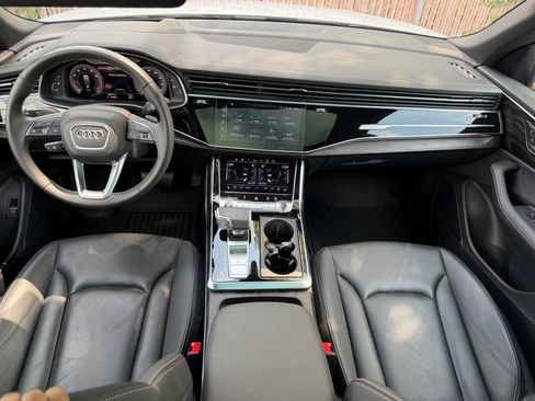 Used 2023 Audi Q8 Prestige w/ Prestige Package AWD/4WD image 5