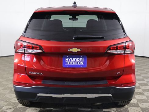 Used 2024 Chevrolet Equinox LT FWD image 12