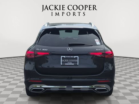 Used 2025 Mercedes-Benz GLC 300 4MATIC image 6