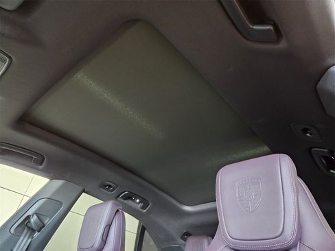 Used 2025 Porsche Macan Electric image 10