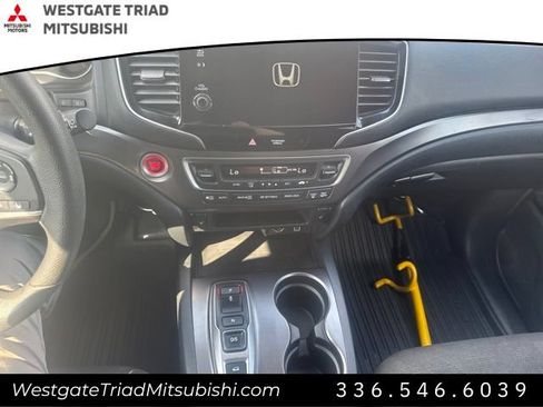 Used 2022 Honda Pilot Sport image 16
