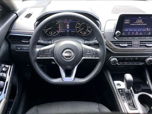 Certified 2023 Nissan Altima 2.5 SV FWD image 6