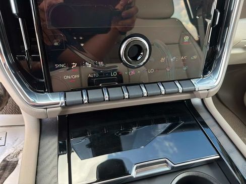 New 2026 GMC Yukon Denali w/ Denali Reserve Package AWD/4WD image 25