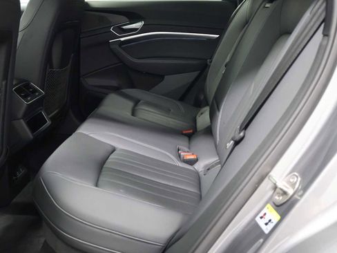 Used 2023 Audi e-tron Premium Plus w/ Premium Plus Package AWD/4WD image 34