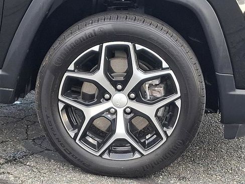 Used 2024 Jeep Compass Limited image 8