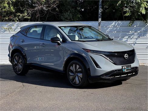 Used 2024 Nissan Ariya AWD image 8
