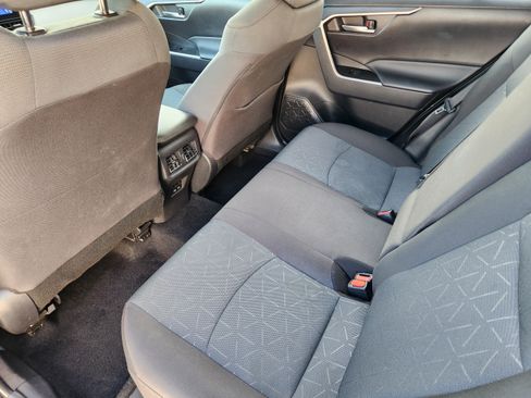 Used 2025 Toyota RAV4 XLE FWD image 25