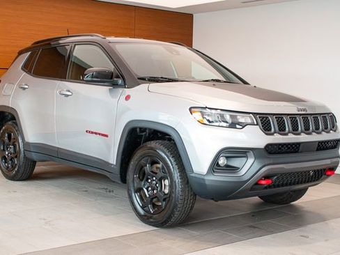 Used 2023 Jeep Compass Trailhawk AWD/4WD image 5