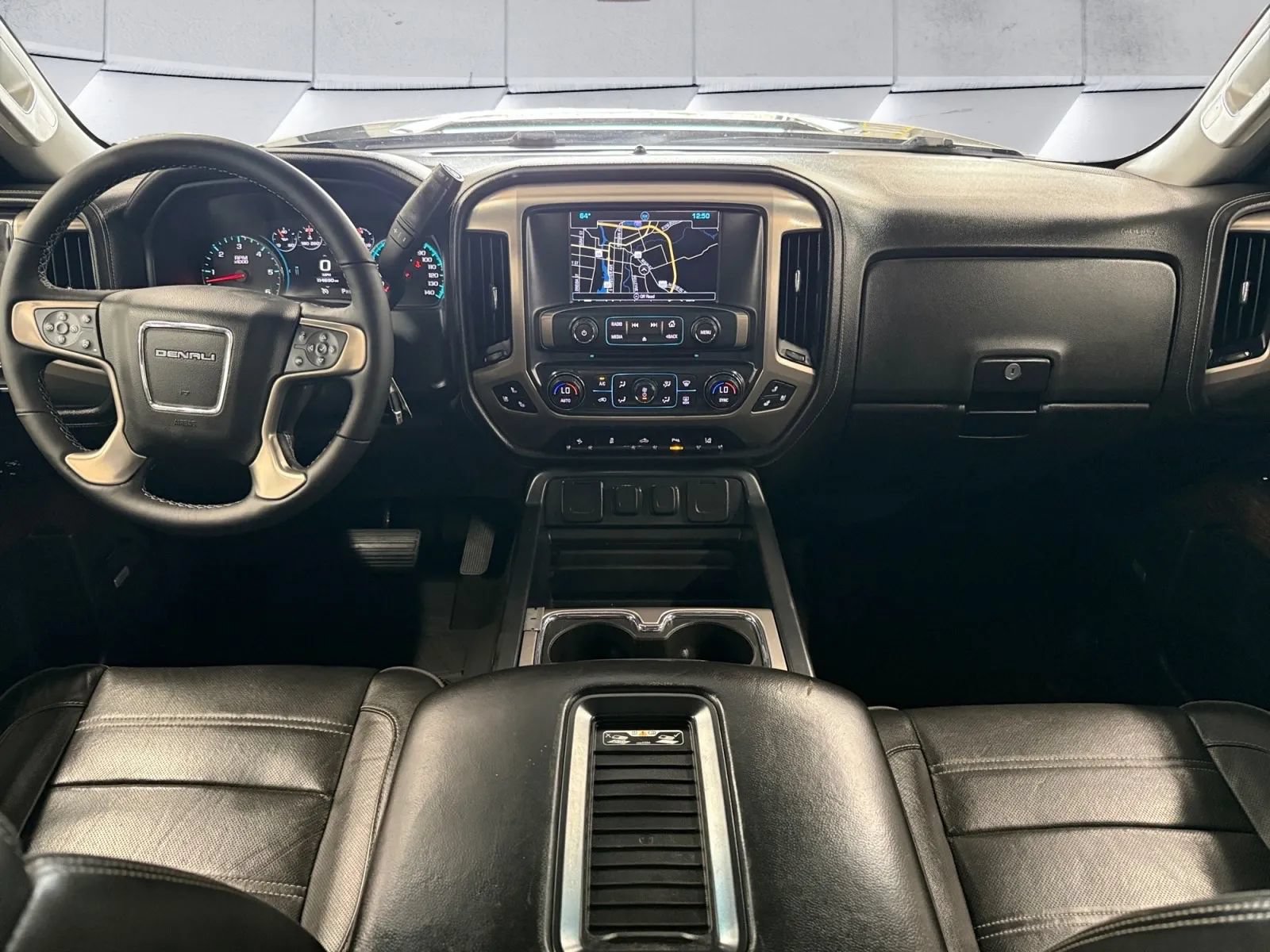 Used 2018 GMC Sierra 2500 Denali w/ Snow Plow Prep Package AWD/4WD image 10