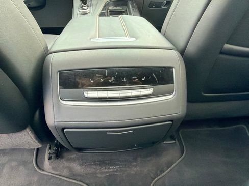 Used 2024 Cadillac Escalade Sport AWD/4WD image 19