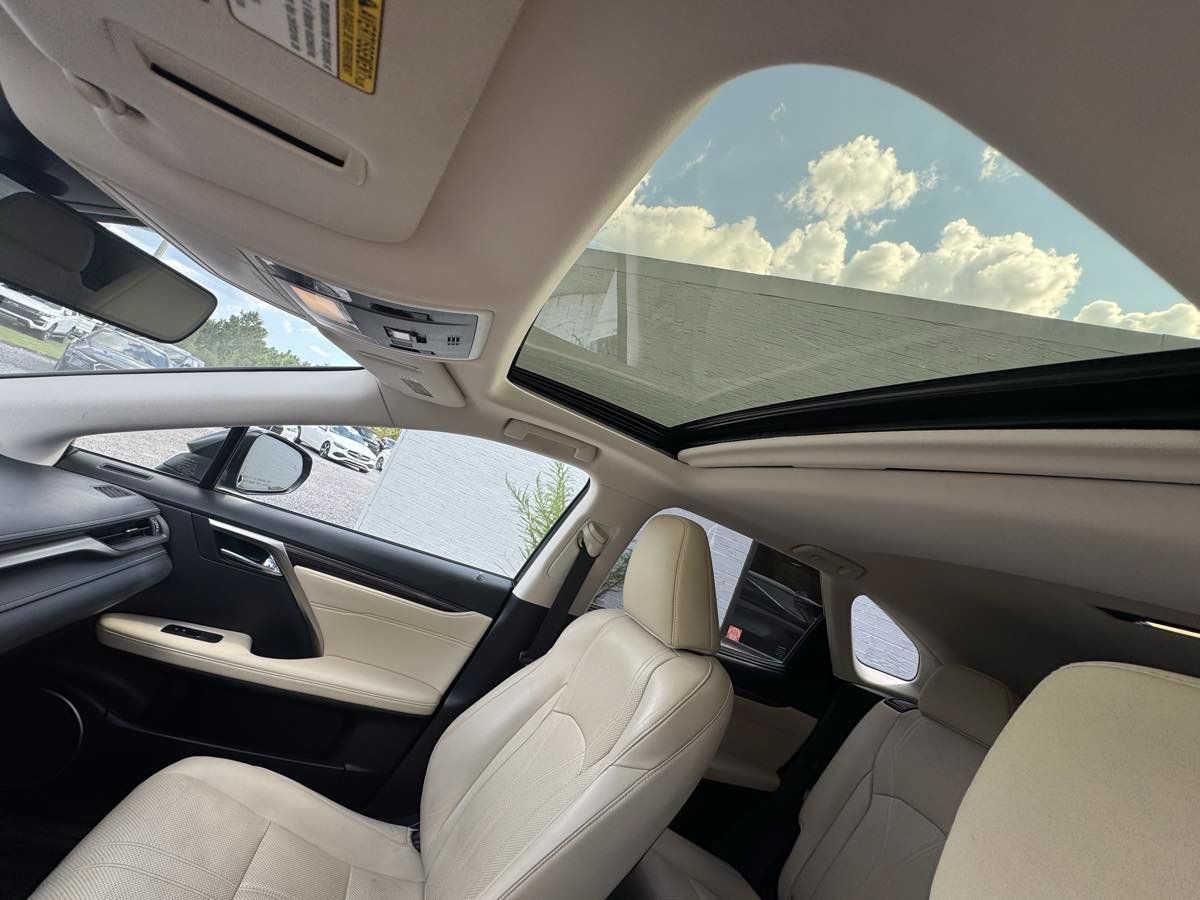 Used 2021 Lexus RX 350L Luxury w/ Accessory Package FWD image 16