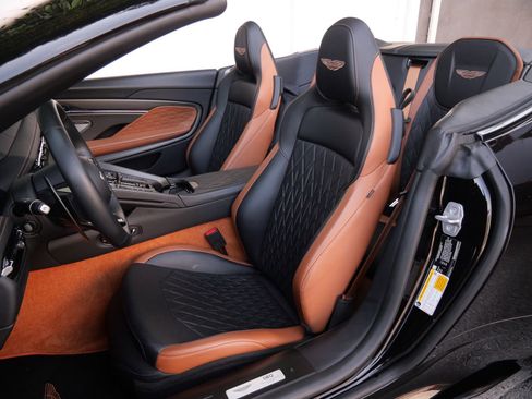 Used 2025 Aston Martin DB12 Convertible RWD image 25