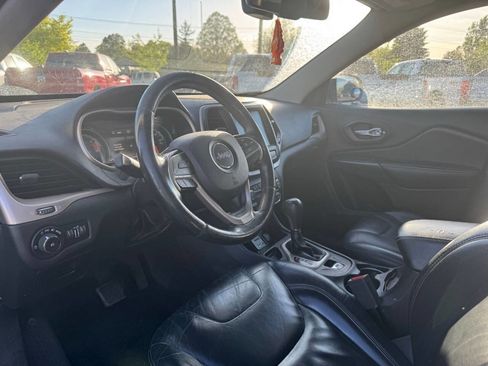 Used 2017 Jeep Cherokee Limited FWD image 11