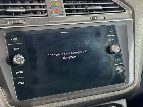 Used 2022 Volkswagen Tiguan SE R-Line image 22