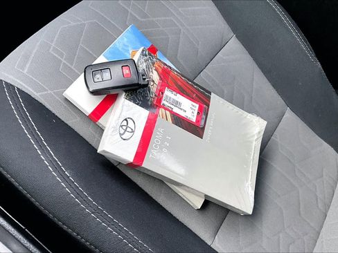 Certified 2021 Toyota Tacoma TRD Off-Road image 14