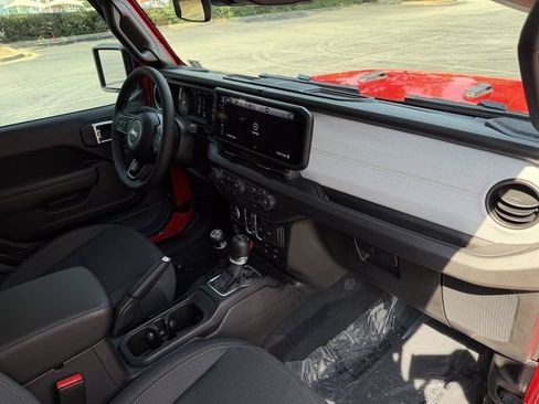 Used 2026 Jeep Wrangler Unlimited Sport AWD/4WD image 34