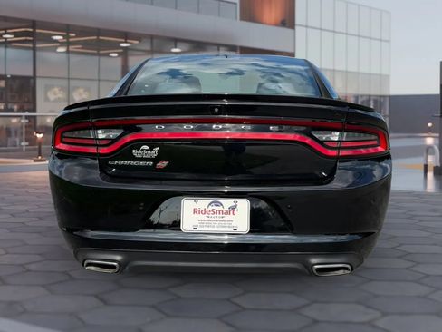 Used 2019 Dodge Charger SXT AWD/4WD image 10