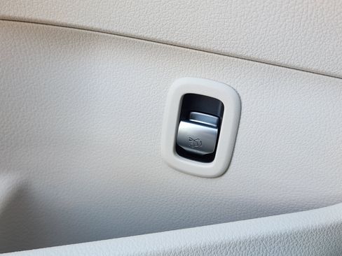 Used 2023 Mercedes-Benz C 300 Sedan image 30