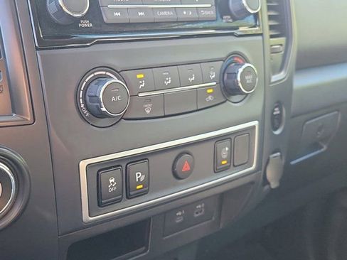 Used 2022 Nissan Titan S RWD image 33