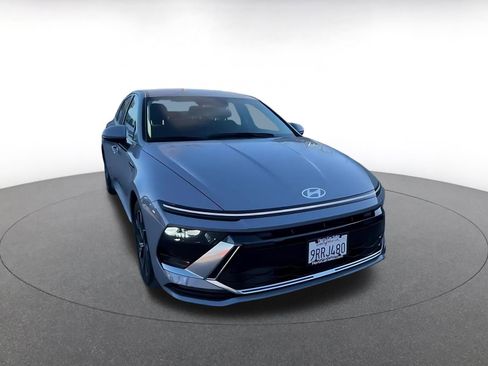 Used 2025 Hyundai Sonata SEL image 3