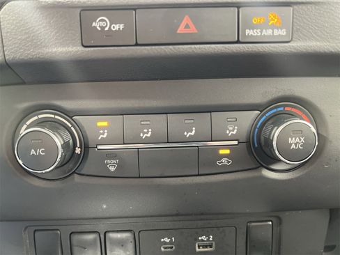 Used 2023 Nissan Frontier SV image 18
