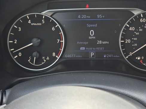 Used 2024 Nissan Altima 2.5 SV FWD image 17