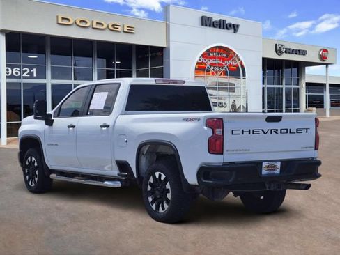 Used 2020 Chevrolet Silverado 2500 Custom w/ Custom Value Package AWD/4WD image 3