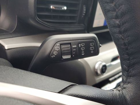 Used 2022 Ford Explorer XLT RWD image 29