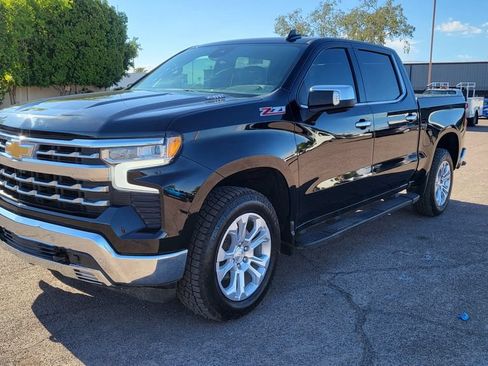 Used 2024 Chevrolet Silverado 1500 LTZ w/ Z71 Off-Road Package AWD/4WD image 4