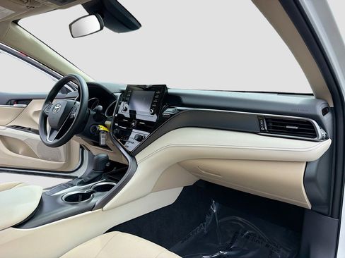 Used 2024 Toyota Camry LE FWD image 5