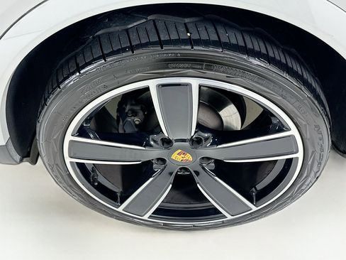 Used 2021 Porsche Cayenne AWD/4WD image 34