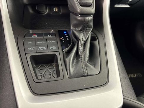 Used 2023 Toyota RAV4 XLE image 21
