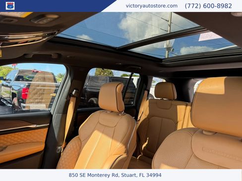 Used 2024 Jeep Grand Cherokee Summit w/ Adv Protech Group IV AWD/4WD image 33