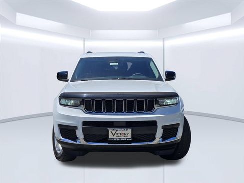 Used 2023 Jeep Grand Cherokee L Laredo AWD/4WD image 3