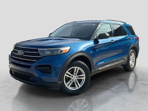 Used 2022 Ford Explorer XLT w/ Class IV Trailer Tow Package AWD/4WD image 1