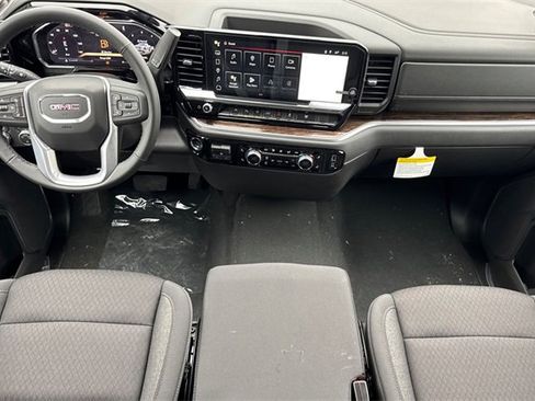 New 2026 GMC Sierra 1500 SLE w/ Preferred Package image 15