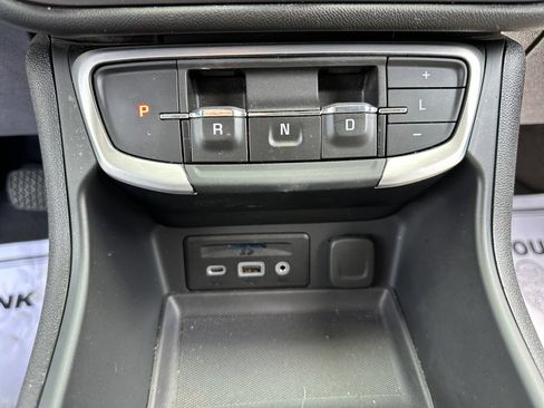 Used 2024 GMC Terrain SLT AWD/4WD image 20