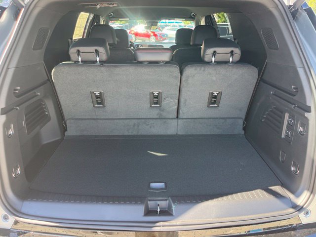 New 2027 Chevrolet Traverse RS w/ LPO, Floor Liner Package FWD image 6