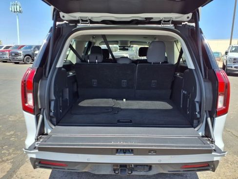 Certified 2025 Ford Expedition Active AWD/4WD image 18