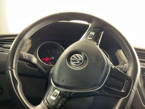 Used 2020 Volkswagen Tiguan SE FWD image 23